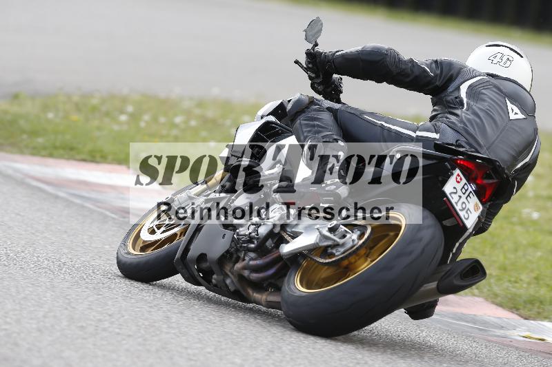 /Archiv-2025/09 22.04.2025 Cornu Master School ADR/rot-rouge/backside